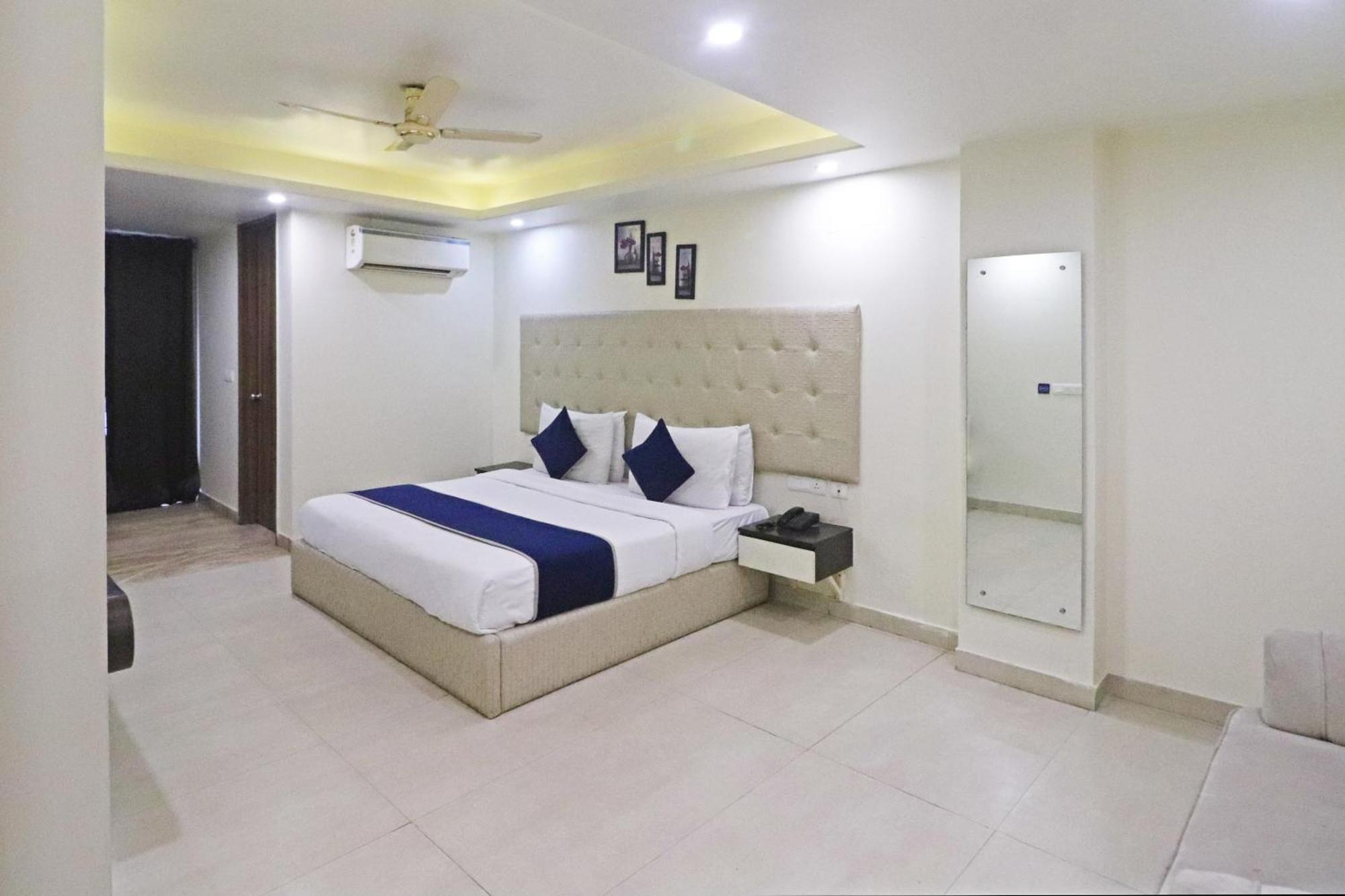Hotel The Archer Artemis Hospital Road Sector 52 Gurgaon Eksteriør bilde
